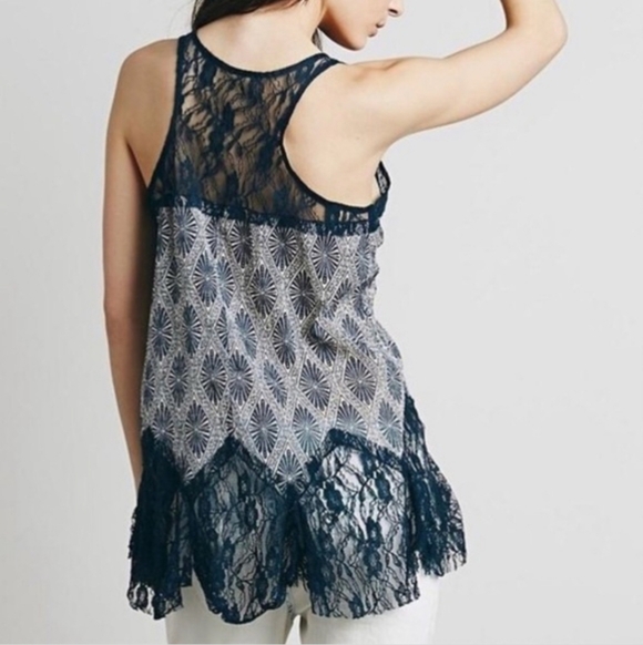 FREE PEOPLE BELL TRAPEZE LACE CAMI SIZE M - Picture 2 of 7